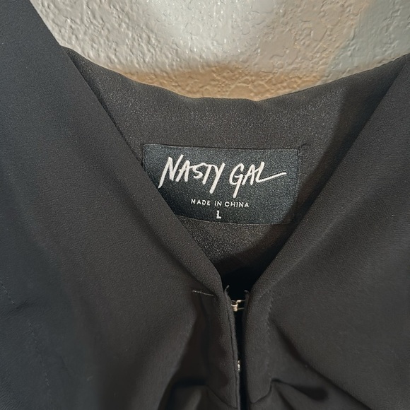 Nasty Gal Black Hook & Eye Crop Top With Sheer Cape Size Large - Picture 3 of 8